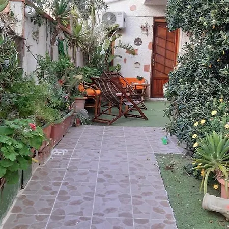 Alojamento de Acomodação e Pequeno-almoço La Palma San Francesco 3*