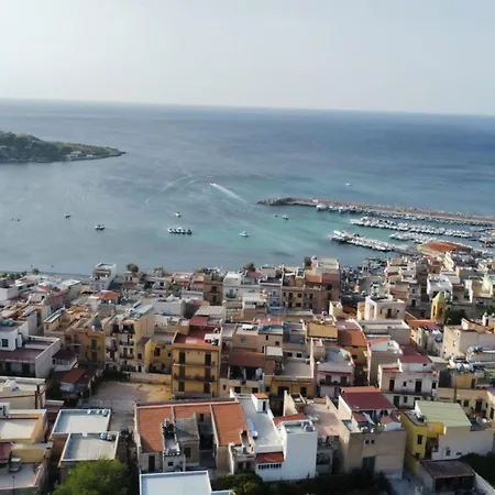 La Palma San Francesco فندق مبيت وإفطار سيفراكافالو